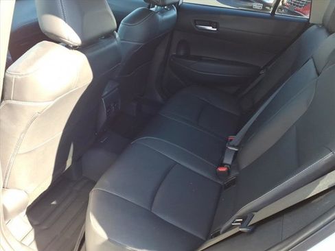 Used 2022 Toyota Corolla Cross XLE image 14