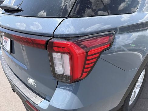 New 2026 Ford Explorer Active w/ Active Comfort Package RWD image 9