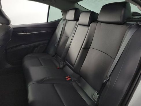 Used 2025 Toyota Camry XLE FWD image 18