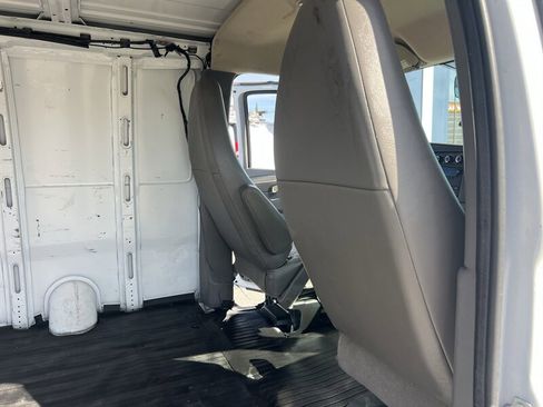 Used 2013 GMC Savana 2500 image 11