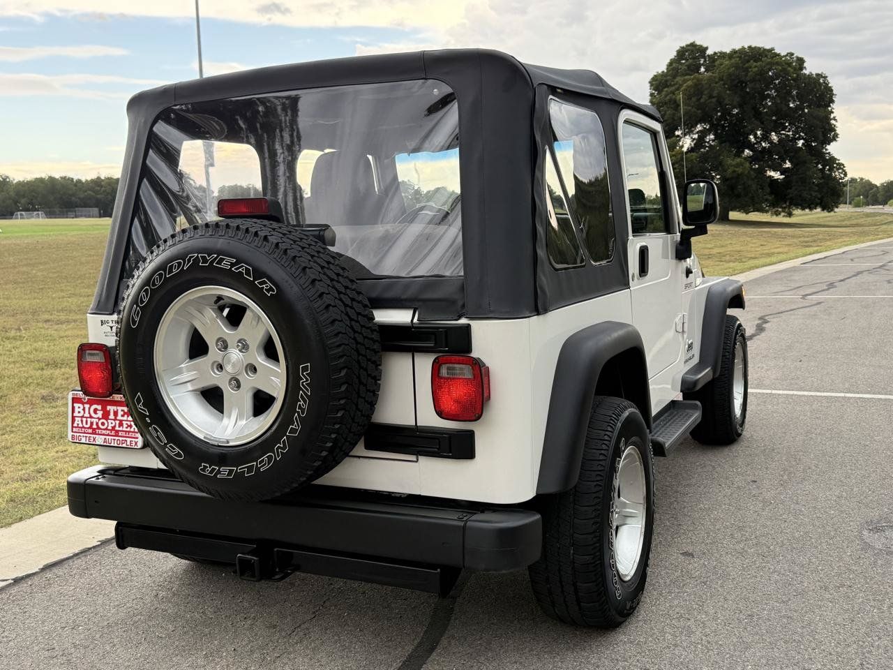 Used 2006 Jeep Wrangler Sport w/ 30" Tire & Wheel Group AWD/4WD image 11
