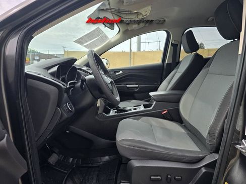Used 2018 Ford Escape SE image 5
