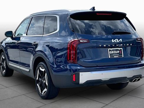 Certified 2025 Kia Telluride S FWD image 11