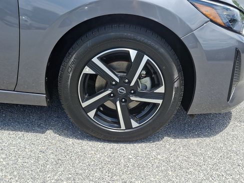Used 2024 Nissan Sentra SV FWD image 8