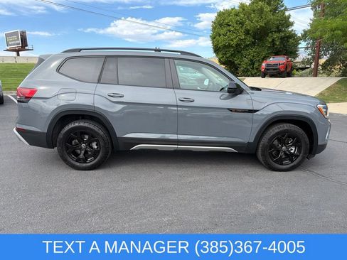 Used 2024 Volkswagen Atlas Peak Edition SEL AWD/4WD image 2