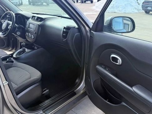 Used 2017 Kia Soul FWD image 22