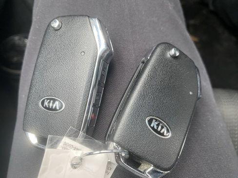 Used 2022 Kia Sportage LX image 23