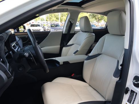 Certified 2024 Lexus ES 300h Ultra Luxury w/ Accessory Package (Z2) FWD image 34
