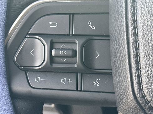 Used 2025 Toyota Tacoma TRD Off-Road w/ TRD Off Road Premium Package image 25