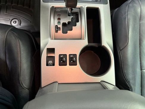 Used 2013 Toyota 4Runner SR5 w/ Premium Pkg w/3rd Row Seat AWD/4WD image 20