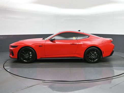 Used 2025 Ford Mustang GT Premium RWD image 4