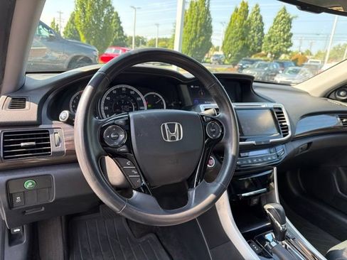 Certified 2017 Honda Accord EX-L image 15