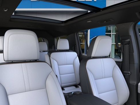 New 2026 Chevrolet Traverse High Country FWD image 26