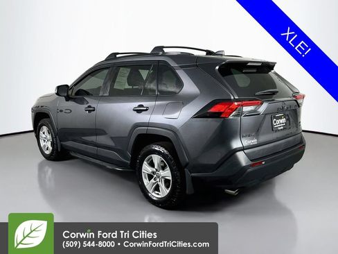 Used 2021 Toyota RAV4 XLE w/ Convenience Package AWD/4WD image 11