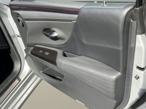 Used 2019 Lexus ES 350 Luxury w/ Accessory Package image 15