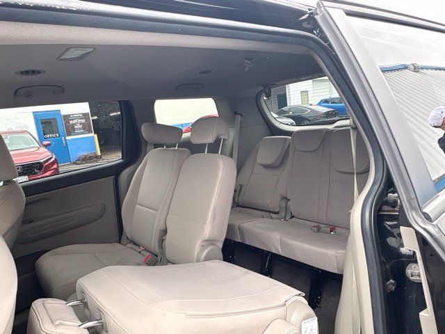 Used 2020 Kia Sedona LX FWD image 7