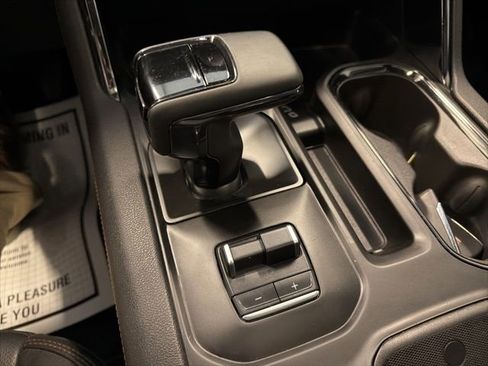 Used 2024 GMC Sierra 1500 AT4 w/ Technology Package AWD/4WD image 30