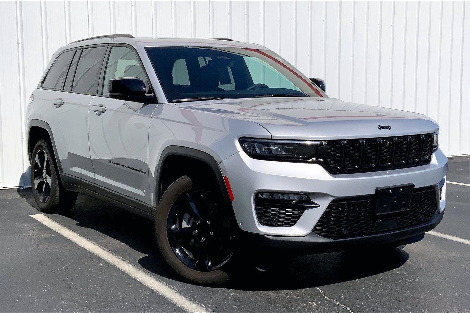 Used 2024 Jeep Grand Cherokee Limited w/ Luxury Tech Group II AWD/4WD image 33