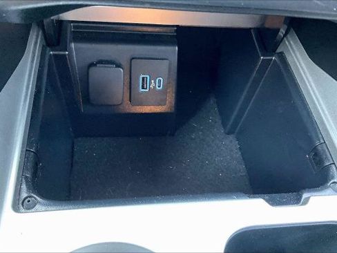 Used 2023 Ford Explorer 4WD image 15