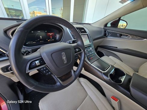 Used 2020 Lincoln Nautilus Reserve w/ Equipment Group 201A image 12