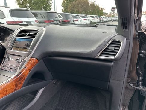 Used 2018 Lincoln MKX Select w/ Select Plus Package image 35