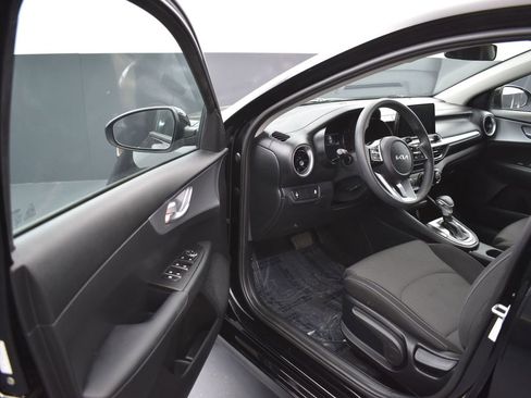 Certified 2022 Kia Forte LXS image 9