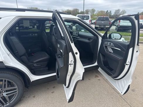 New 2026 Ford Explorer ST image 11