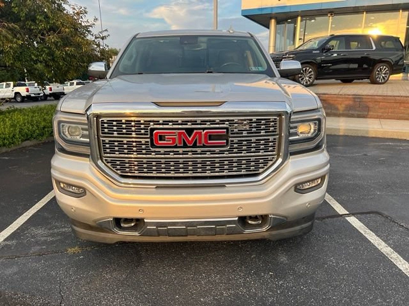 Used 2018 GMC Sierra 1500 Denali w/ Denali Ultimate Package AWD/4WD image 11