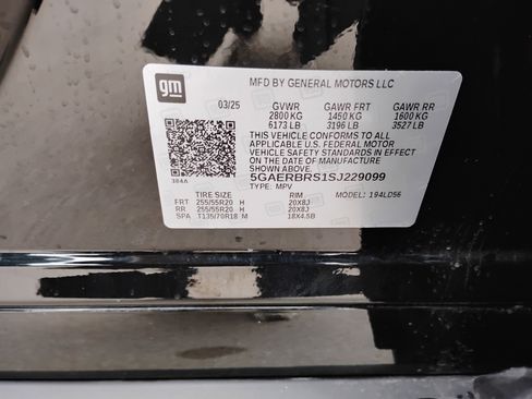 Used 2025 Buick Enclave Sport Touring image 37