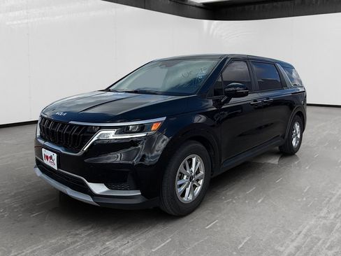 Used 2023 Kia Carnival LX FWD image 1