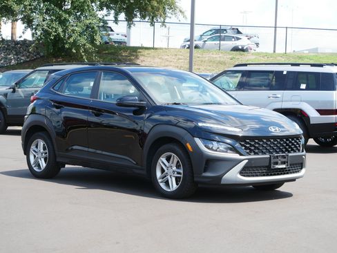 Used 2023 Hyundai Kona SE w/ Cargo Package AWD/4WD image 4