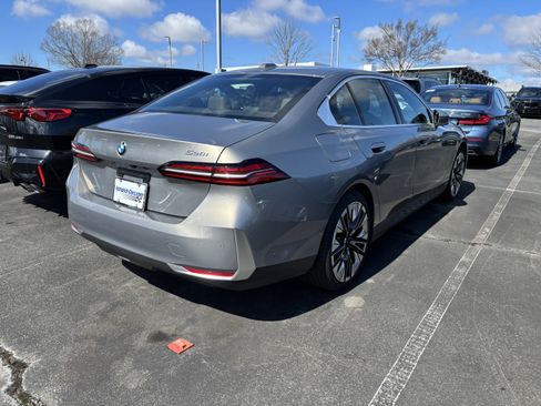 Used 2024 BMW 530i image 23