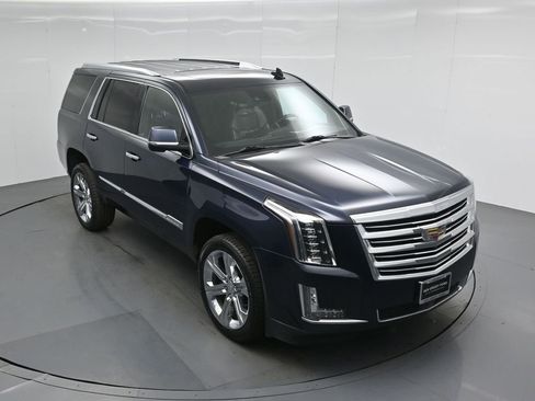 Used 2020 Cadillac Escalade Platinum image 41
