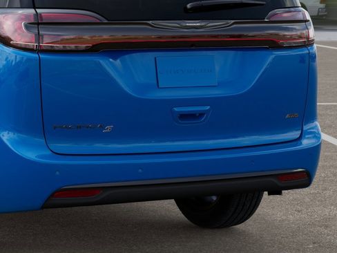 New 2026 Chrysler Pacifica Select image 15