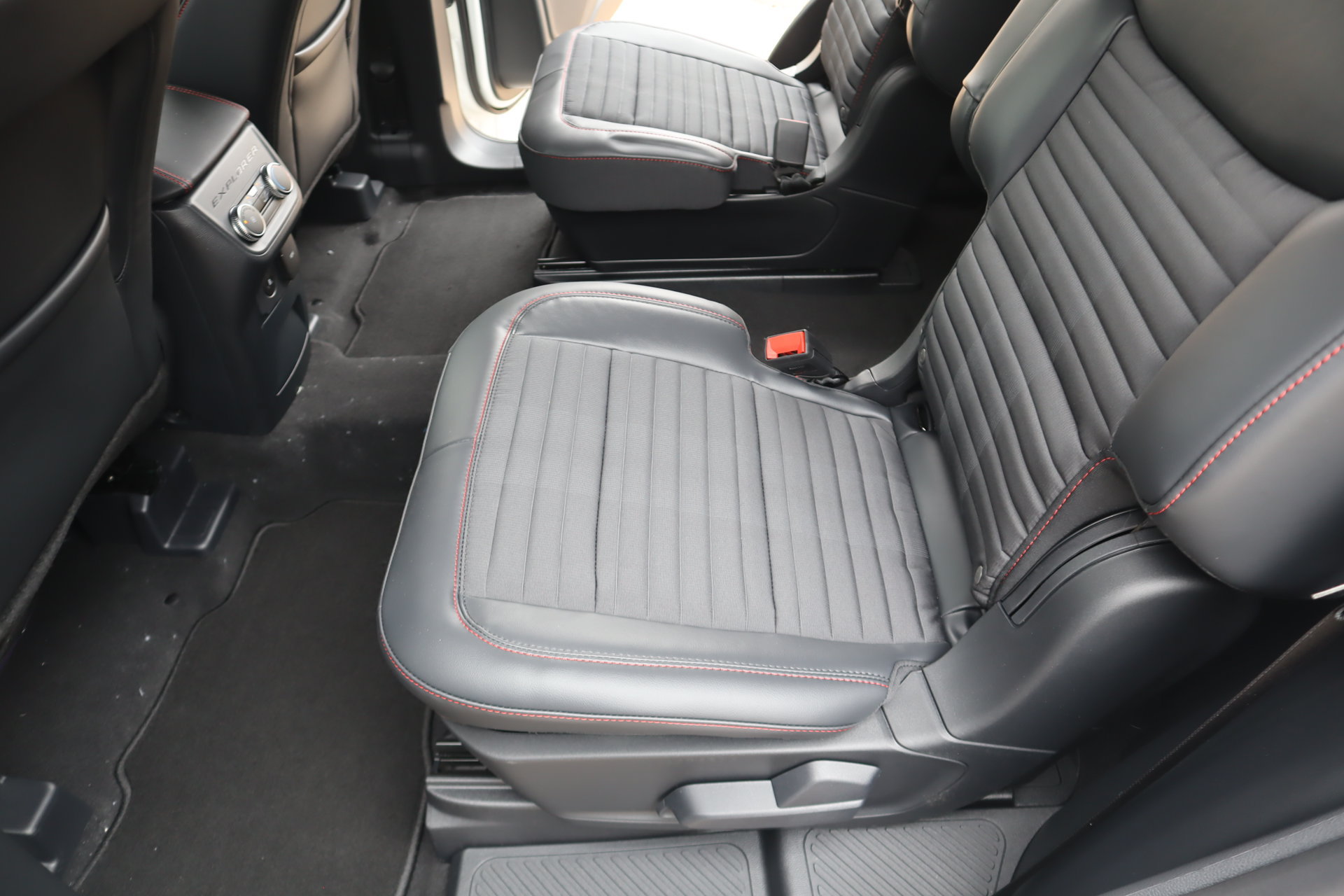 New 2026 Ford Explorer ST-Line AWD/4WD image 12