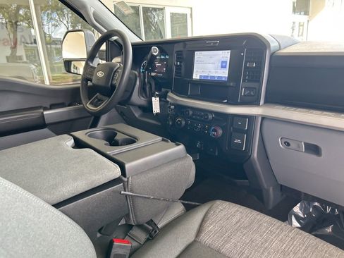 Used 2025 Ford F350 XLT image 23