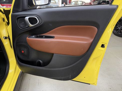 Used 2016 FIAT 500L Trekking image 17