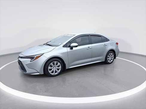 Certified 2025 Toyota Corolla LE AWD/4WD image 5