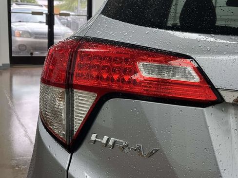 Used 2022 Honda HR-V EX image 10
