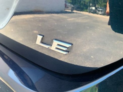 Used 2019 Toyota Camry LE image 14
