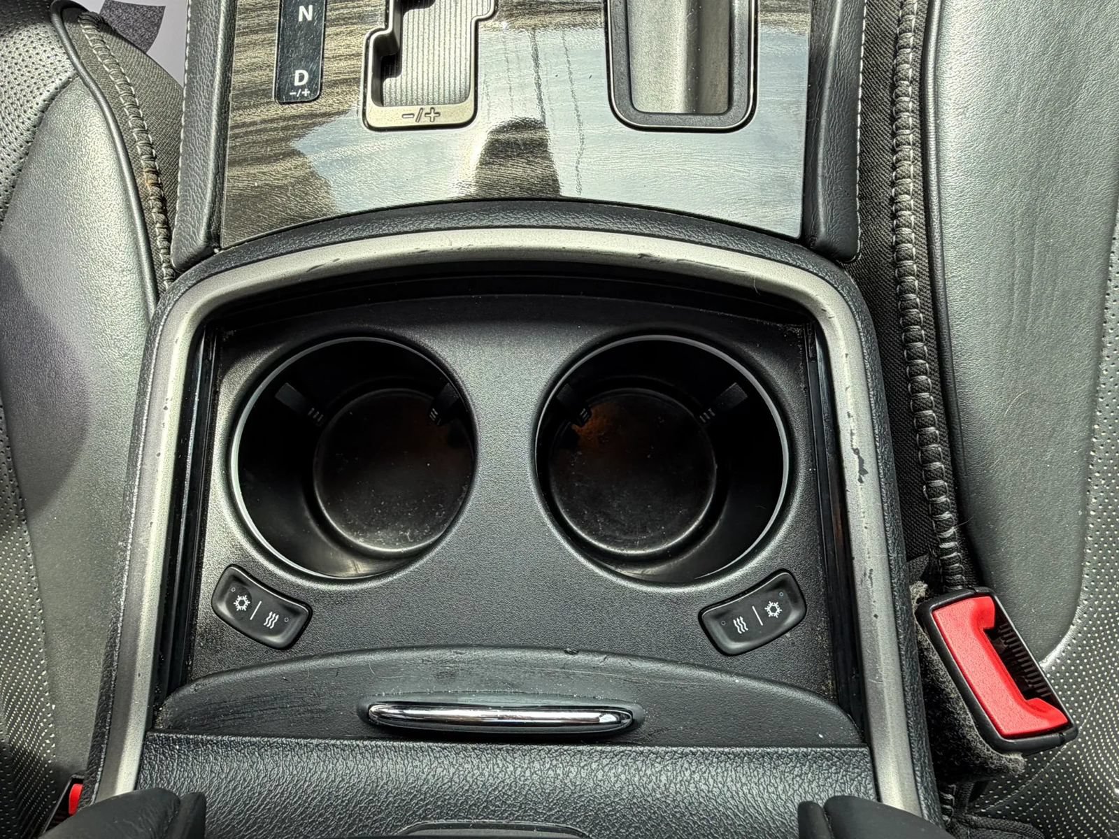 Used 2013 Chrysler 300 C RWD image 24