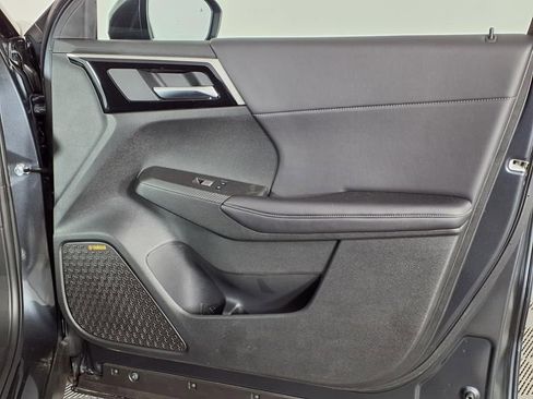 Used 2025 Mitsubishi Outlander SE image 8