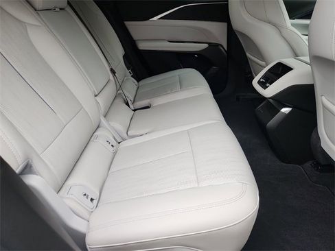 Used 2025 Cadillac Lyriq Sport image 27