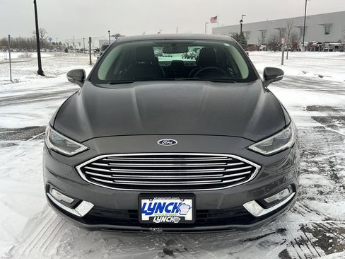 Used 2017 Ford Fusion SE w/ Fusion SE Technology Package image 7