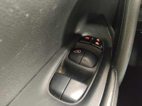 Used 2014 Nissan Rogue S AWD/4WD image 27