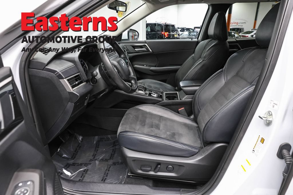 Used 2024 Mitsubishi Outlander SE AWD/4WD image 15