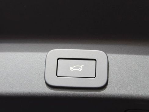 New 2026 Jaguar F-PACE R-Dynamic S image 24