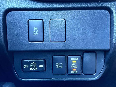 Used 2023 Toyota Tacoma TRD Sport w/ Technology Package AWD/4WD image 34