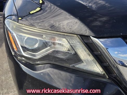 Used 2020 Nissan Pathfinder S FWD image 11