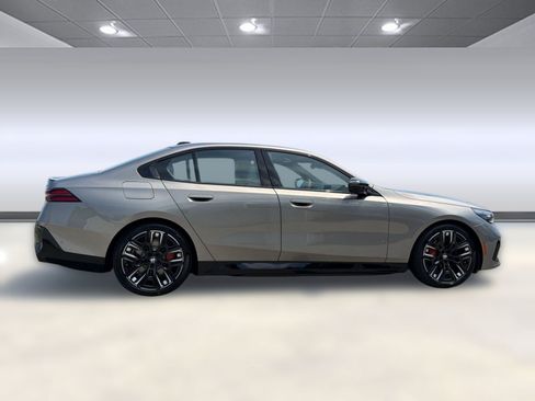 New 2026 BMW i5 M60 AWD/4WD image 8